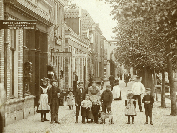 Straatbeeld in Hoogeveen eind 19e eeuw